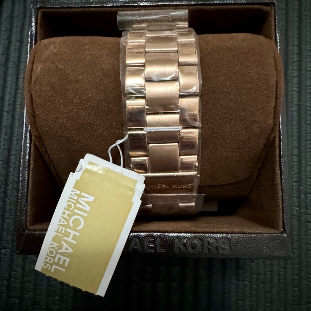 MICHAEL KORS - RUNWAY WATCH (NEW) - Picture 7 of 9